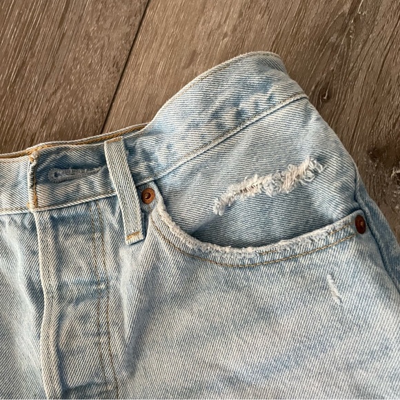 Levi's® Premium 501® Original Fit High Rise Cut off Jean shorts Size 25 - Picture 7 of 10